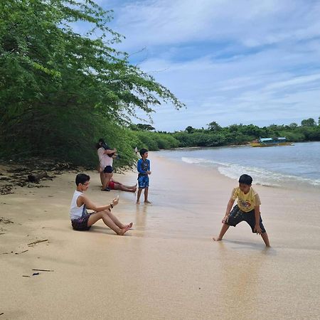 Calatagan'S Bahay Kubo - With Beach Access Batangas Exterior photo