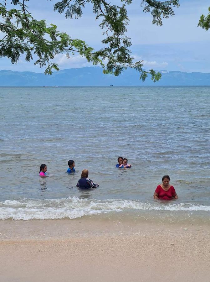 Calatagan'S Bahay Kubo - With Beach Access Batangas Exterior photo